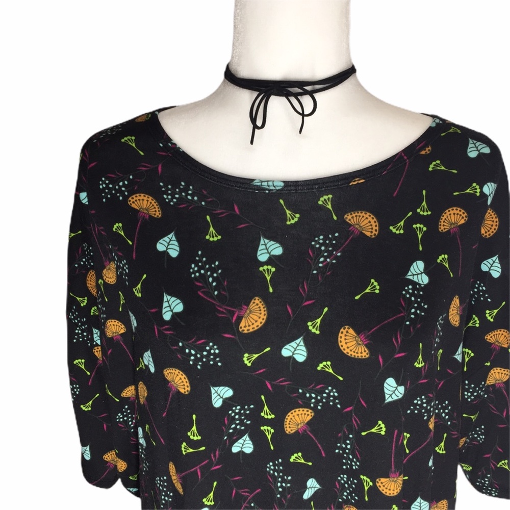 🐞LuLaRoe Irma High Low Tunic size Small EUC